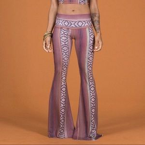 Teeki Bordertown Red Bells (XS)